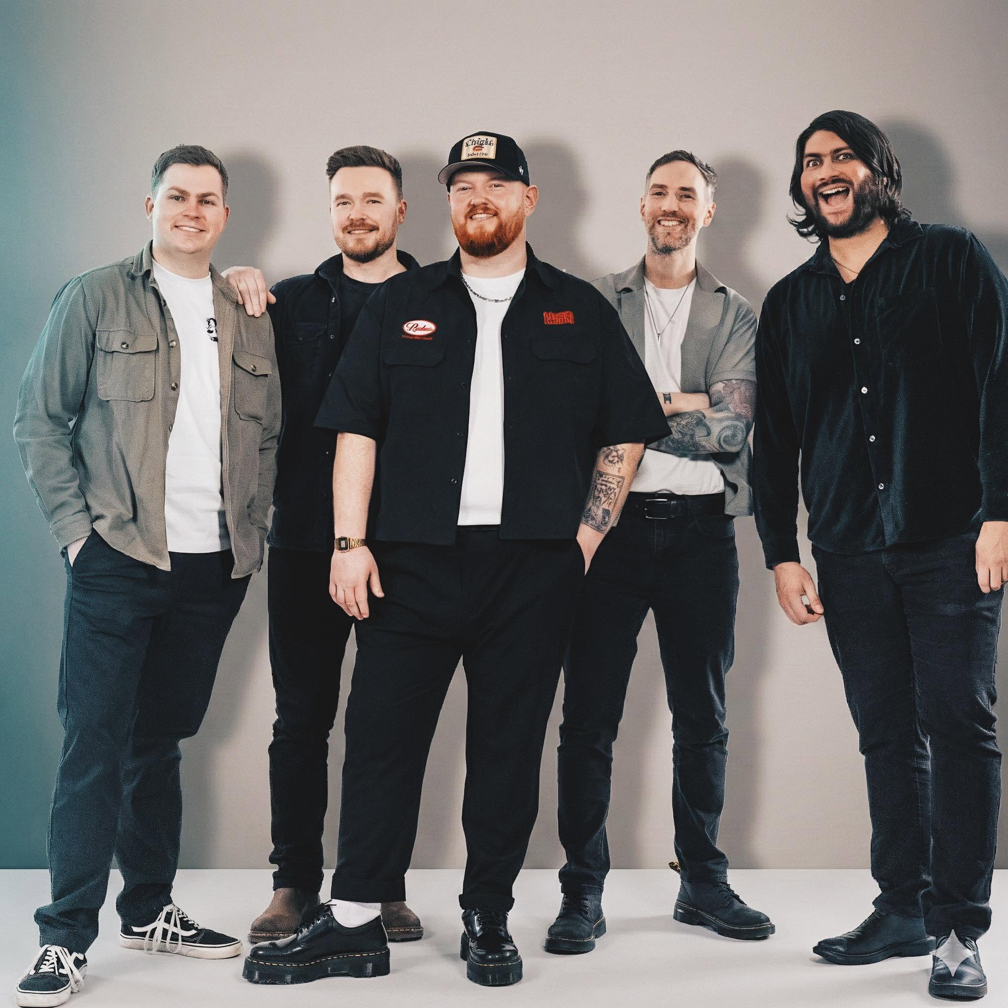 Los Perros, five-piece band